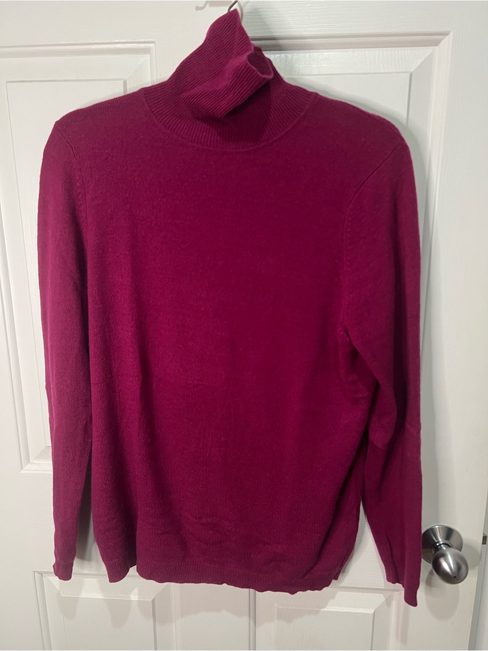 Cashmere Charter Club dark pink/burgundy turtleneck sweater size L Flaw as is L